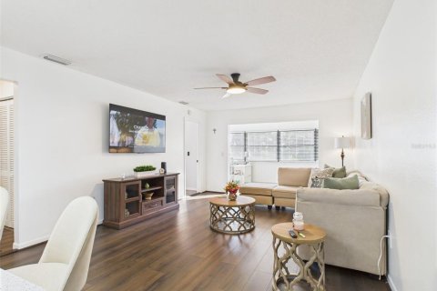 Condominio en venta en Mulberry, Florida, 2 dormitorios, 87.79 m2 № 1833305 - foto 7