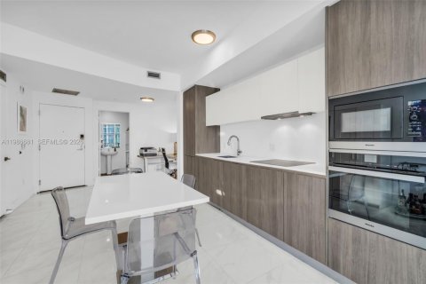 Купить кондоминиум в Майами, Флорида 1 спальня, 73.39м2, № 2067458 - фото 12