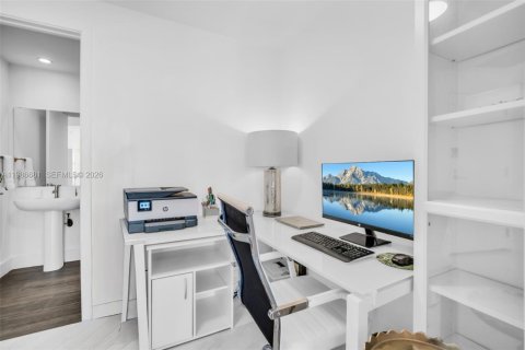 Купить кондоминиум в Майами, Флорида 1 спальня, 73.39м2, № 2067458 - фото 8