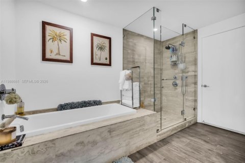 Купить кондоминиум в Майами, Флорида 1 спальня, 73.39м2, № 2067458 - фото 21