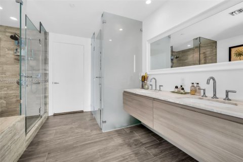 Купить кондоминиум в Майами, Флорида 1 спальня, 73.39м2, № 2067458 - фото 20