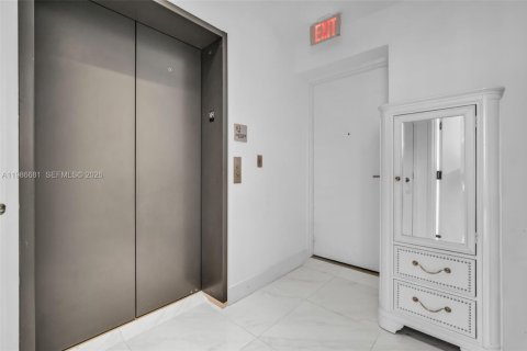 Купить кондоминиум в Майами, Флорида 1 спальня, 73.39м2, № 2067458 - фото 2