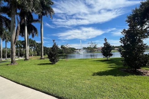 Купить виллу или дом в Уэстон, Флорида 4 спальни, 179.86м2, № 2044024 - фото 16