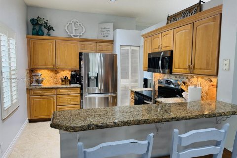 House in Weston, Florida 4 bedrooms, 179.86 sq.m. № 2044024 - photo 2