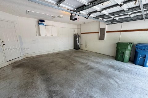 House in Weston, Florida 4 bedrooms, 179.86 sq.m. № 2044024 - photo 6