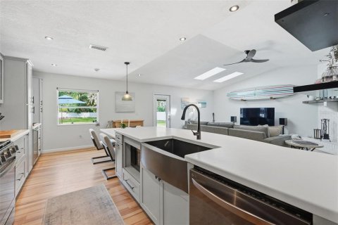 House in Aripeka, Florida 3 bedrooms, 134.06 sq.m. № 2208254 - photo 6