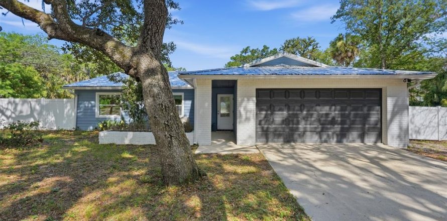 House in Aripeka, Florida 3 bedrooms, 134.06 sq.m. № 2208254