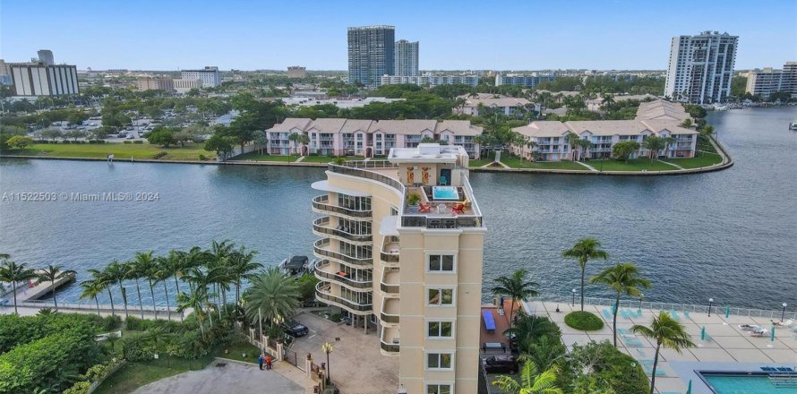 Condo in Hollywood, Florida, 3 bedrooms  № 1867278
