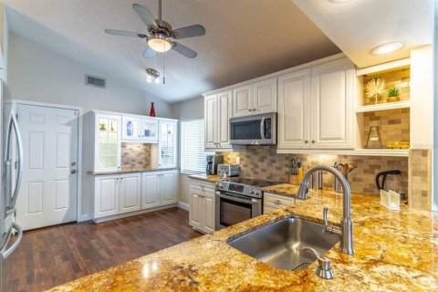 House in Kissimmee, Florida 3 bedrooms, 145.39 sq.m. № 2396100 - photo 11