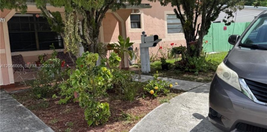 Villa ou maison à Margate, Floride 4 chambres, 162.49 m2 № 2070998