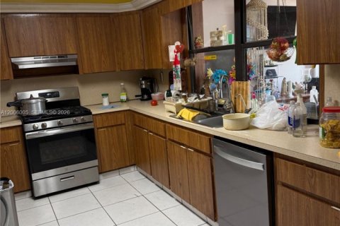 Villa ou maison à vendre à Margate, Floride: 4 chambres, 162.49 m2 № 2070998 - photo 5