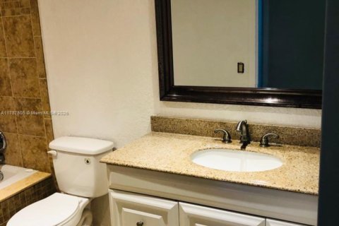 Condo in Miami, Florida, 3 bedrooms  № 1704317 - photo 7