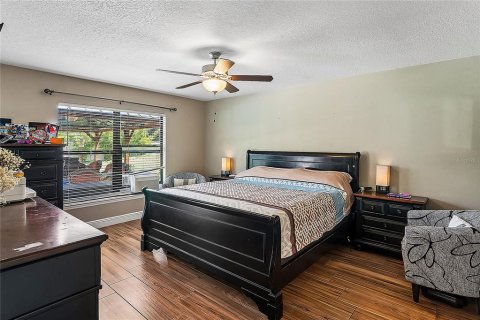 House in Dade City, Florida 4 bedrooms, 215.63 sq.m. № 2316600 - photo 23