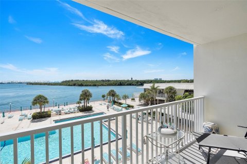 Condominio en venta en Sunny Isles Beach, Florida, 2 dormitorios, 113.34 m2 № 1920847 - foto 4