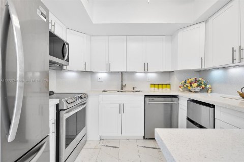 Condominio en venta en Sunny Isles Beach, Florida, 2 dormitorios, 113.34 m2 № 1920847 - foto 10