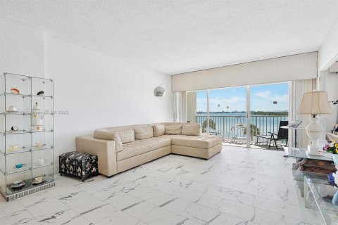 Condominio en venta en Sunny Isles Beach, Florida, 2 dormitorios, 113.34 m2 № 1920847 - foto 7