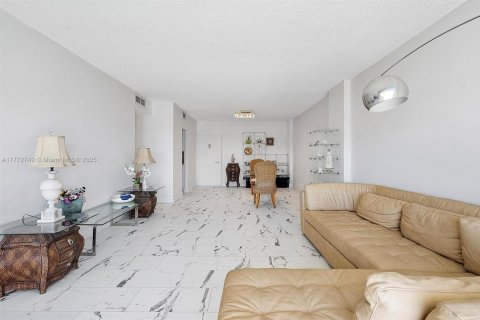 Condominio en venta en Sunny Isles Beach, Florida, 2 dormitorios, 113.34 m2 № 1920847 - foto 8