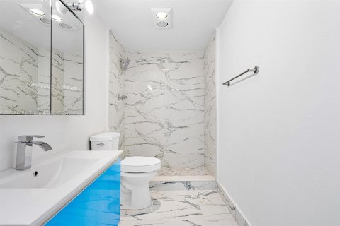 Condominio en venta en Sunny Isles Beach, Florida, 2 dormitorios, 113.34 m2 № 1920847 - foto 14