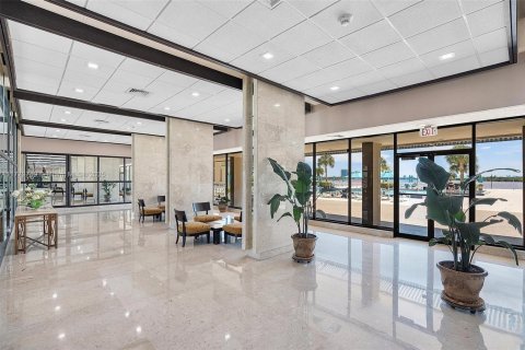 Condominio en venta en Sunny Isles Beach, Florida, 2 dormitorios, 113.34 m2 № 1920847 - foto 21