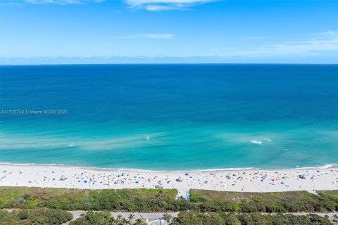 Condominio en venta en Sunny Isles Beach, Florida, 2 dormitorios, 113.34 m2 № 1920847 - foto 5