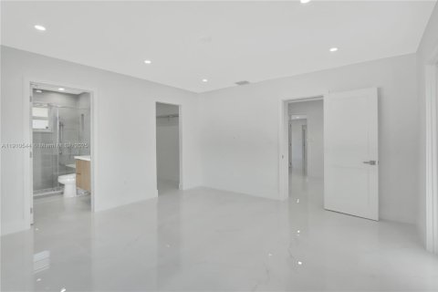 Villa ou maison à vendre à Cutler Bay, Floride: 3 chambres, 161.84 m2 № 1968564 - photo 11
