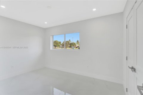 Villa ou maison à vendre à Cutler Bay, Floride: 3 chambres, 161.84 m2 № 1968564 - photo 24