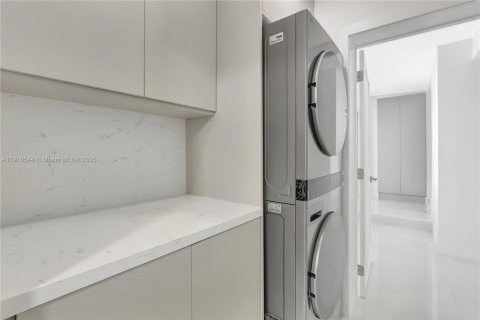 Villa ou maison à vendre à Cutler Bay, Floride: 3 chambres, 161.84 m2 № 1968564 - photo 7