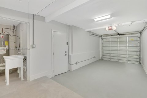 Villa ou maison à vendre à Cutler Bay, Floride: 3 chambres, 161.84 m2 № 1968564 - photo 8