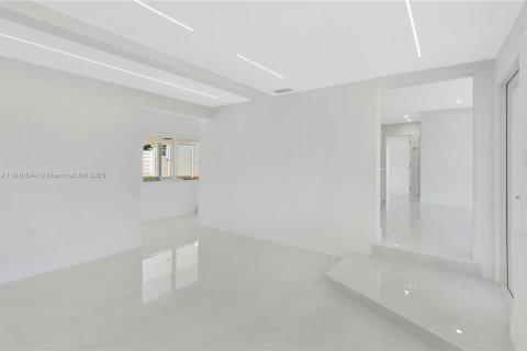 Villa ou maison à vendre à Cutler Bay, Floride: 3 chambres, 161.84 m2 № 1968564 - photo 5