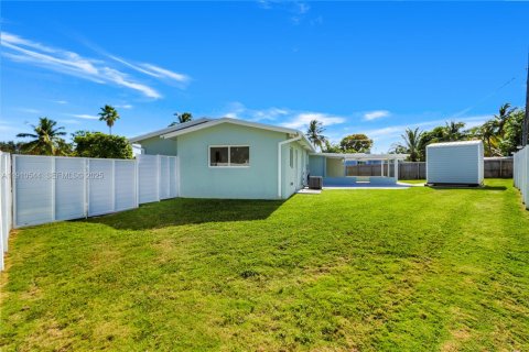 Villa ou maison à vendre à Cutler Bay, Floride: 3 chambres, 161.84 m2 № 1968564 - photo 29