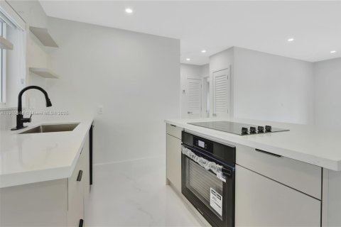 Villa ou maison à vendre à Cutler Bay, Floride: 3 chambres, 161.84 m2 № 1968564 - photo 10