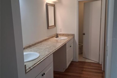 Condo in Tampa, Florida, 2 bedrooms  № 2379002 - photo 7
