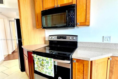 Condo in Aventura, Florida, 2 bedrooms  № 1697633 - photo 25