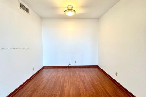 Condo in Aventura, Florida, 2 bedrooms  № 1697633 - photo 12