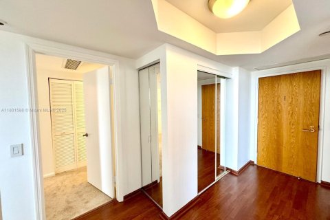 Condo in Aventura, Florida, 2 bedrooms  № 1697633 - photo 10