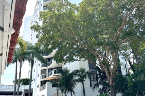 Condo in Aventura, Florida, 2 bedrooms  № 1697633 - photo 1