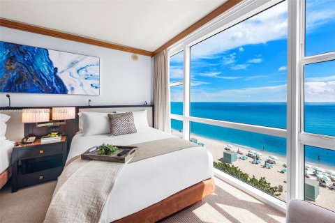 Condo in Miami Beach, Florida, 2 bedrooms № 2013772 - photo 24