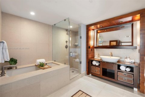 Condo in Miami Beach, Florida, 2 bedrooms № 2013772 - photo 18
