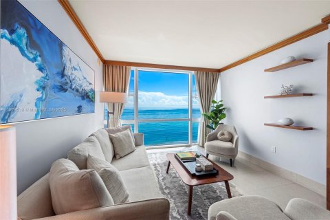 Condo in Miami Beach, Florida, 2 bedrooms № 2013772 - photo 9