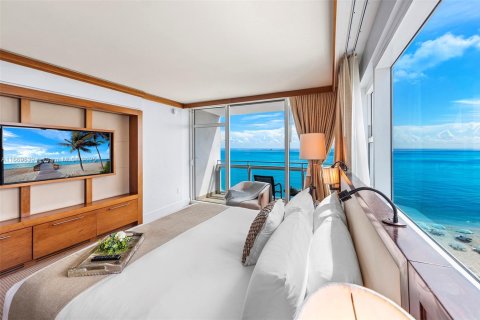 Condo in Miami Beach, Florida, 2 bedrooms № 2013772 - photo 14