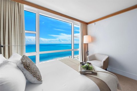 Condo in Miami Beach, Florida, 2 bedrooms № 2013772 - photo 26