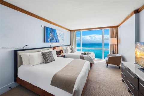 Condo in Miami Beach, Florida, 2 bedrooms № 2013772 - photo 23