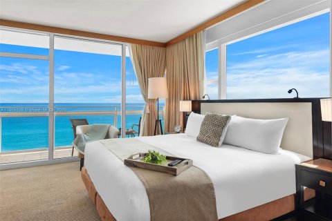 Condo in Miami Beach, Florida, 2 bedrooms № 2013772 - photo 15