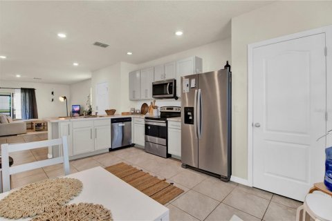 Touwnhouse à louer à Kissimmee, Floride: 3 chambres, 155.52 m2 № 2386798 - photo 6