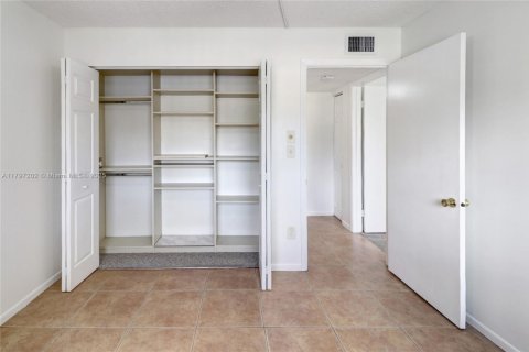 Condominio en venta en Tamarac, Florida, 2 dormitorios, 108.05 m2 № 1671574 - foto 22