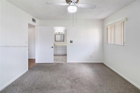 Condominio en venta en Tamarac, Florida, 2 dormitorios, 108.05 m2 № 1671574 - foto 16