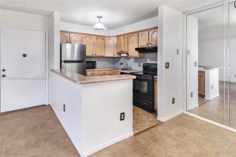 Condominio en venta en Tamarac, Florida, 2 dormitorios, 108.05 m2 № 1671574 - foto 11