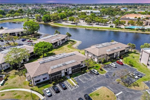 Condominio en venta en Tamarac, Florida, 2 dormitorios, 108.05 m2 № 1671574 - foto 2