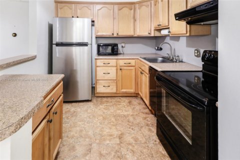 Condominio en venta en Tamarac, Florida, 2 dormitorios, 108.05 m2 № 1671574 - foto 12