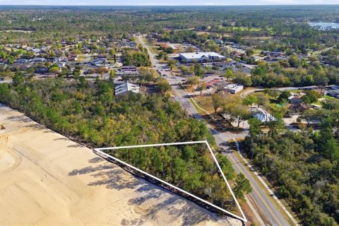 Immobilier commercial à Deltona, Floride № 2151249
